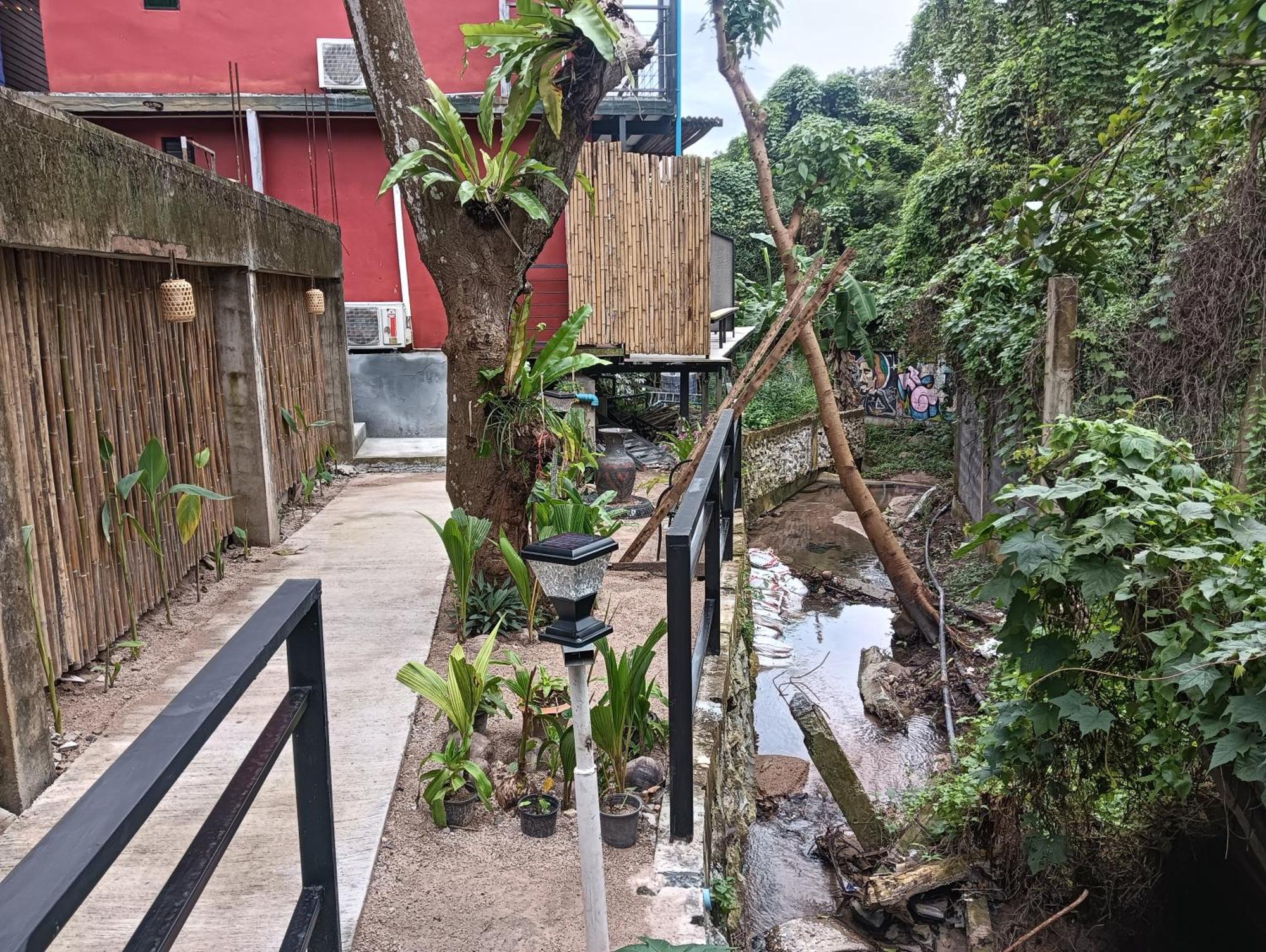White Jail At Koh Tao Hostel Εξωτερικό φωτογραφία